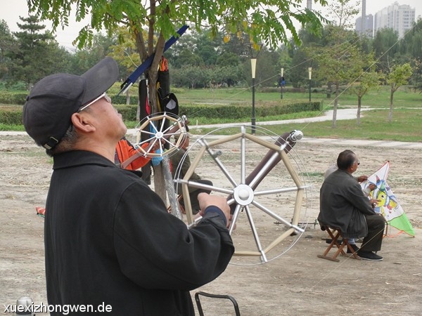 So zähmt man in China einen Drachen