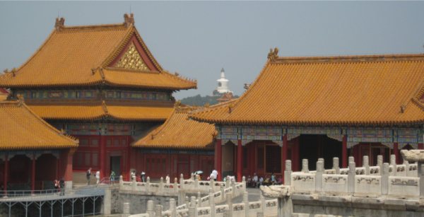 Verbotene-Stadt-mit-Beihai-Pagode-steffen